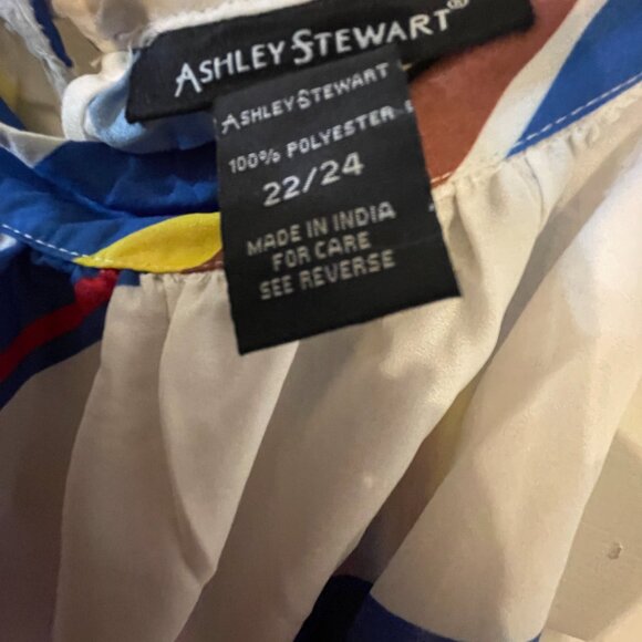 Ladies top - Picture 4 of 4